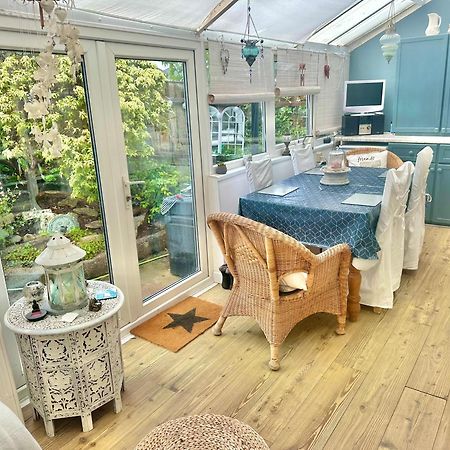 Garden Cottage - 3 Bedroom Close To Town And Beach 伯恩茅斯 外观 照片