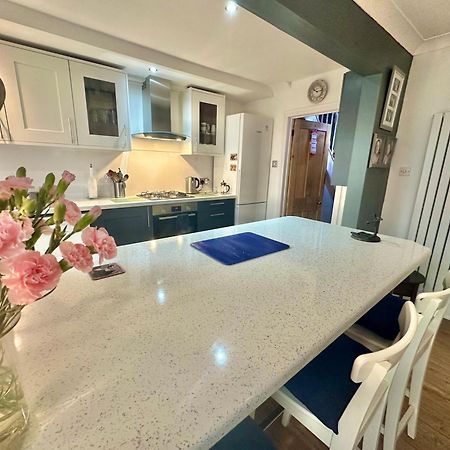 Garden Cottage - 3 Bedroom Close To Town And Beach 伯恩茅斯 外观 照片