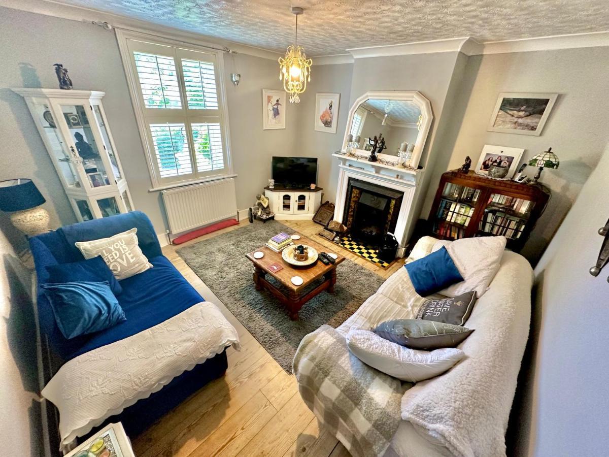 Garden Cottage - 3 Bedroom Close To Town And Beach 伯恩茅斯 外观 照片