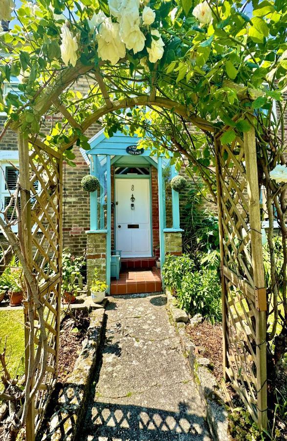 Garden Cottage - 3 Bedroom Close To Town And Beach 伯恩茅斯 外观 照片