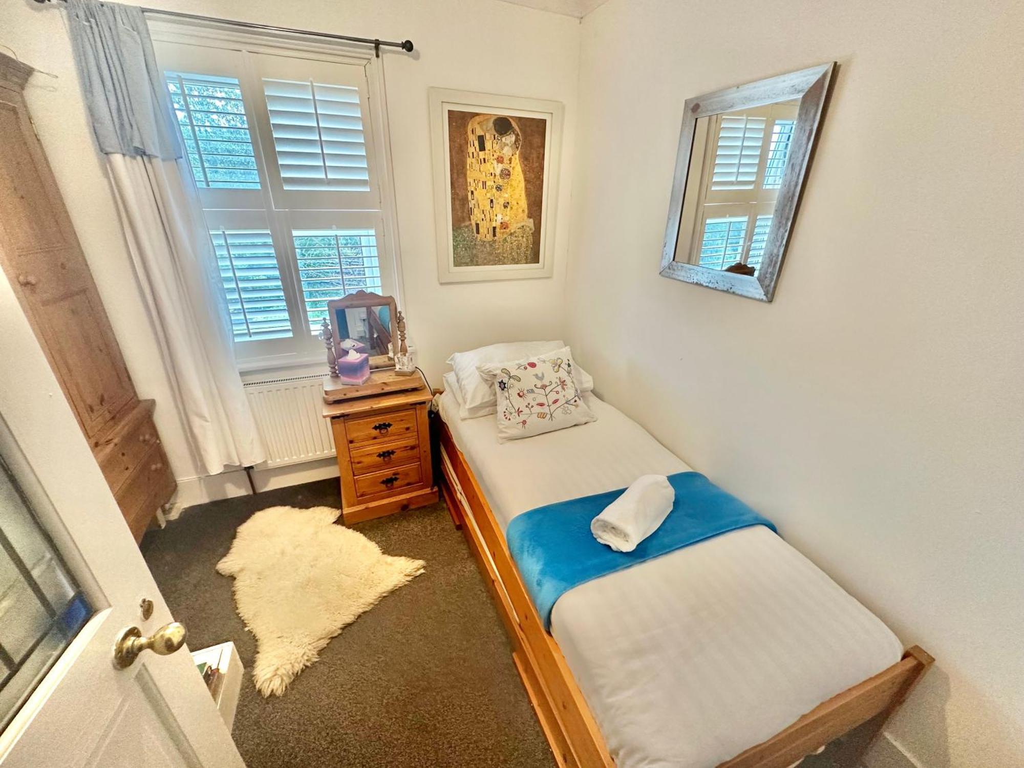 Garden Cottage - 3 Bedroom Close To Town And Beach 伯恩茅斯 外观 照片