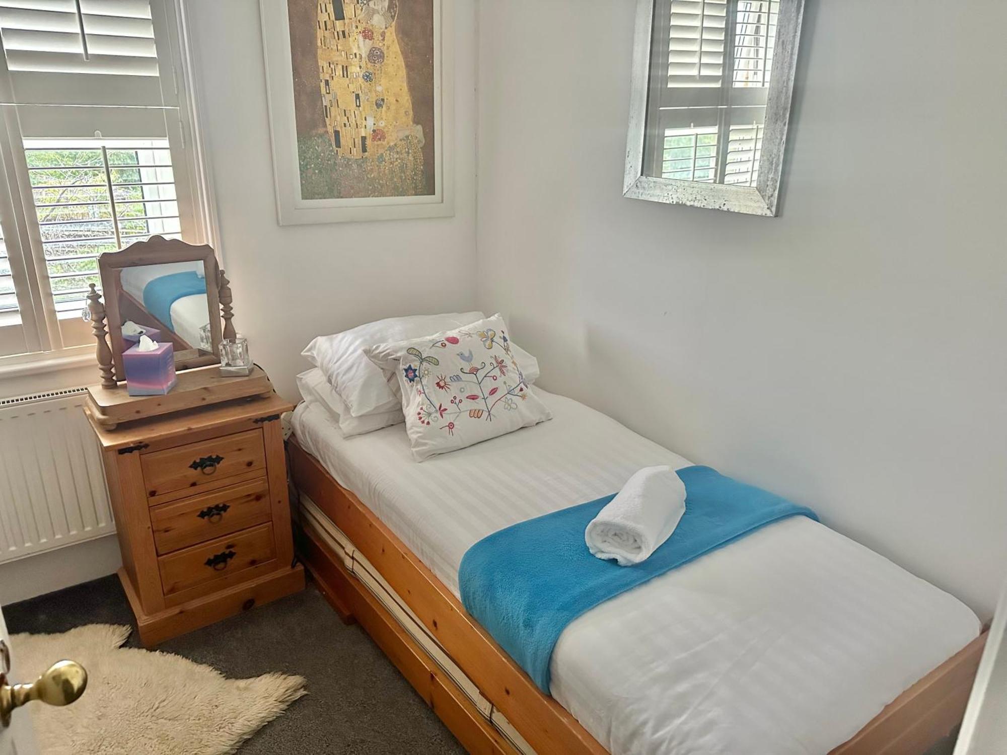 Garden Cottage - 3 Bedroom Close To Town And Beach 伯恩茅斯 外观 照片